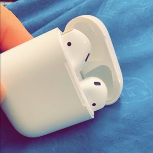 AirPods